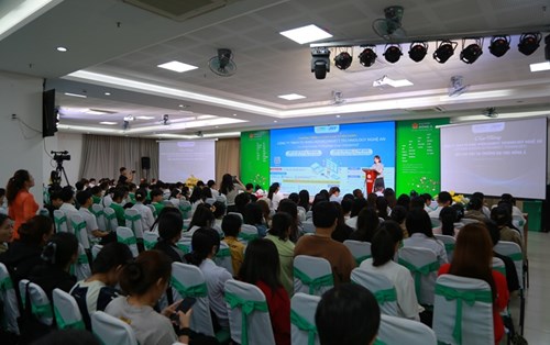 Foxconn Recruitment Fair: another "drop point" career for Dong A University students