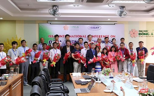 Over 50 international experts gather in Da Nang to discuss "Exploiting data sources for business and development"